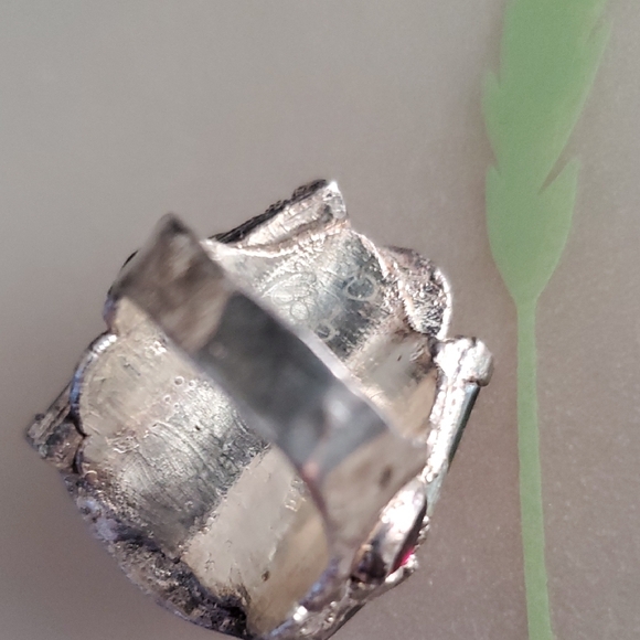 Unique Boho Silver and Cream Cameo Ring Size 6 - Picture 5 of 11